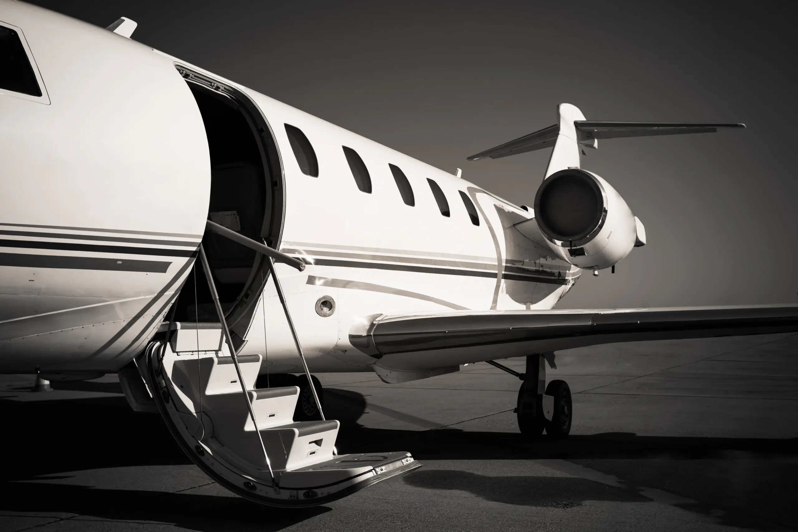 white jet stbarthsxmjet
